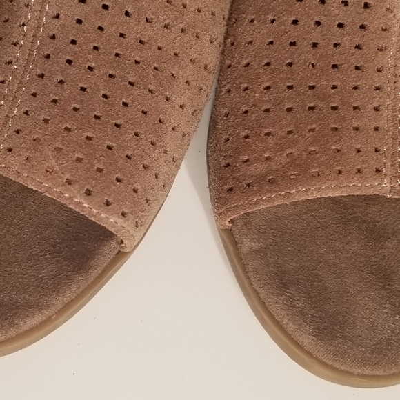 LIKE NEW Franco Sarto Suede Shoes - Picture 4 of 11